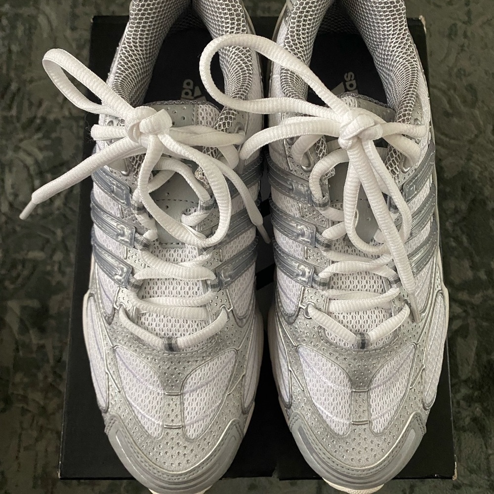 Adidas Originals Oswego Pro Trendy Sporty Sneakers - Picture 3 of 9